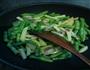 土豆炒四季豆的做法图解7