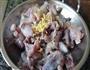 泡椒田鸡的家常做法的做法图解2