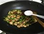 蒜苔炒鱿鱼的做法图解12