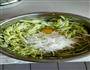 西葫芦饼的做法图解2