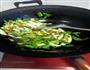 豆腐干炒韭菜的做法图解5