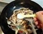 平菇炒蛋的做法图解5
