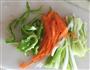 爽口小凉菜的做法图解1