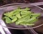 豌豆片炒香肠的做法图解3