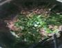 火龙果皮猪肉白菜香菇水饺的做法图解3