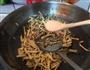 雪菜冬笋肉丝的做法图解11