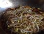 黄豆芽炖粉条的做法图解8