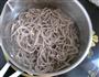 快手热汤荞麦面的做法图解4