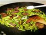 腊肉炒蒜薹的做法图解8