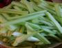 豆干芹菜炒肉的做法图解1