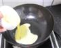让宴客桌上春意盎然-圣女果黄瓜炒鸡蛋的做法图解4