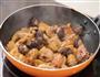 香菇板栗燉鸡的做法图解3