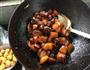 红烧肉炖鹌鹑蛋的做法图解7