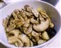 家常素菜-蒜爆双菇炒蘑菇的做法图解7