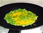 蚕豆米炒蛋的做法图解3