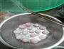 粉色雨石花汤圆的做法图解1