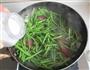 腊肉炒泥蒿的做法图解8