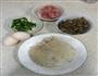 肉末酸菜蛋炒饭的做法图解1