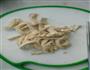 手撕鸡肉炒木耳包菜的做法图解3