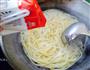 黑椒奶油蘑菇意面的做法图解2