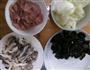 平菇木耳溜肉片的做法图解1