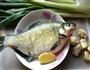 红烧鳊鱼的做法图解1