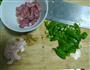 青椒肉丝盖浇面的做法图解1