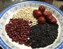 黑米红豆薏米红枣粥的做法图解1