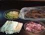 肉沫鲜虾粉丝煲的做法图解1