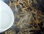 黄花菜木耳炒肉丝的做法图解12