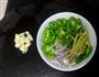 香口鸡腿肉的做法图解2