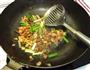 泡菜肥肉炒饭的做法图解3