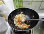 蔬菜炒饭的做法图解5