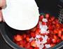 电饭煲版草莓酱的做法图解6