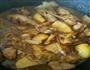 猪肉顿鸡腿的做法图解4