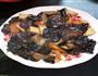 猪肉烧胡萝卜豆腐干黑木耳的做法图解1