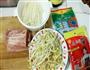 培根金针菇培根黄豆芽的做法图解1