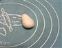 雪娃娃翻糖蛋糕的做法图解7