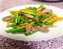 蒜苔炒肉的做法图解1