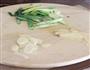 三文鱼腩煲的做法图解3