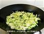 黄瓜山药金针菇炒鸡蛋的做法图解2
