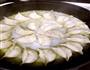牛肉芹菜煎饺的做法图解4
