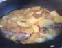 蒜香辣排骨炖土豆的做法图解4