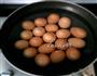 电饭煲煮五香茶叶蛋的做法图解2