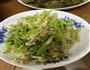 芹菜炒肉丝的做法图解1