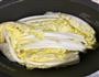 电饭煲 整鸡白菜炖 炖饭 一菜一饭的做法图解1