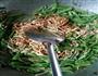 芹菜豆皮的做法图解5