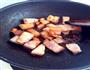 五花肉炖豆腐的做法图解3