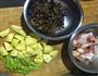 蘑菇土豆炖鸡腿的做法图解3