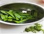 蒜蓉荷兰豆的做法图解1